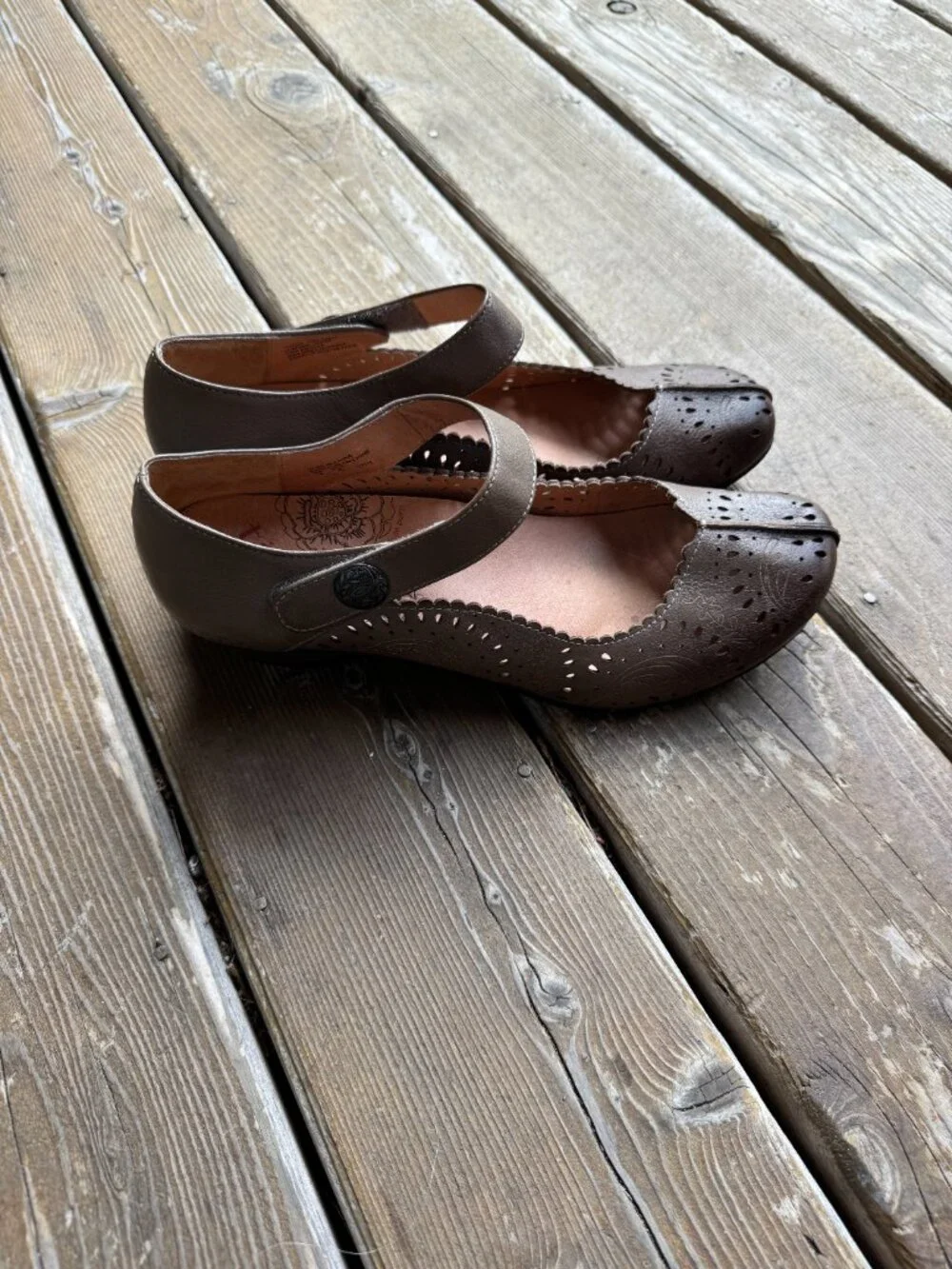 Taos Tango Mary Jane Cut Out Latte Leather Cutout Scalloped Shoes in Women's 9 - Picture 2 of 11